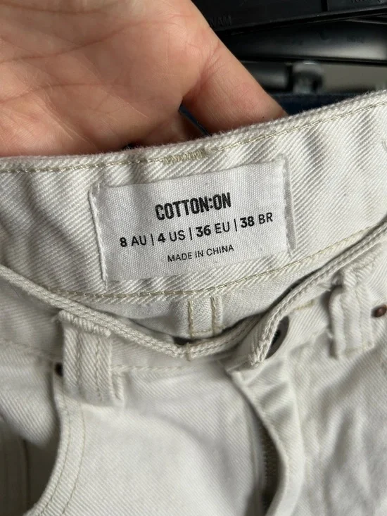 Cotton On High Rise Mom Jean. Size 4. 2.5” inseam. - Picture 3 of 5